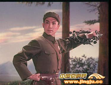奇袭白虎团--定叫它白虎团马翻人仰