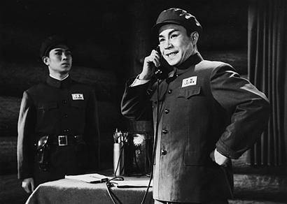 奇袭白虎团--决不让美李匪帮一人逃窜
