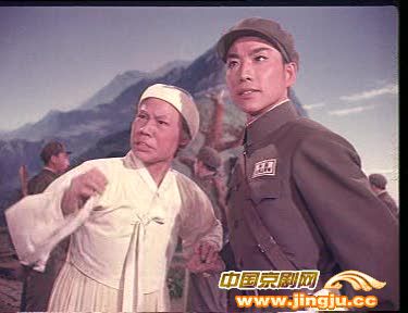 奇袭白虎团--阶级的情谊重如泰山
