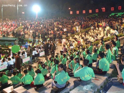 庆“五.一”千人二胡演奏音乐会（有我一份）